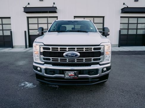 Used 2024 Ford F350 XLT image 2