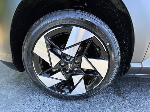 Used 2024 Hyundai Kona Limited FWD image 28