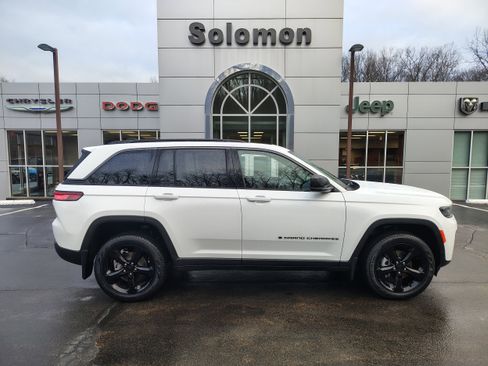 New 2026 Jeep Grand Cherokee Limited image 1