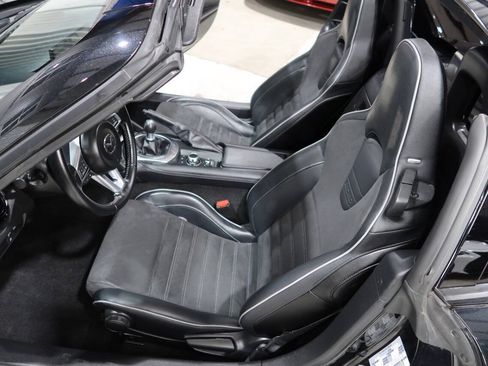 Used 2025 MAZDA MX-5 Miata RF Club RWD image 16