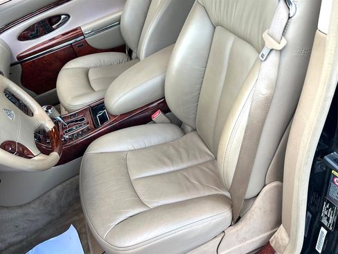 Used 2004 Maybach 57 image 42