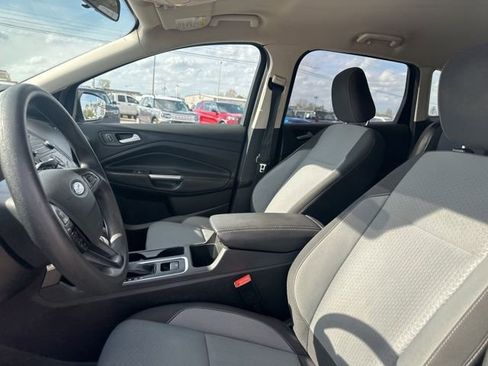 Used 2018 Ford Escape SE image 30