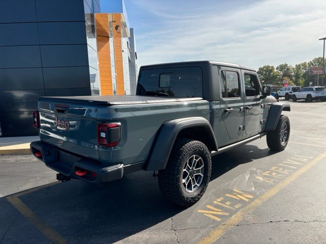 Used 2025 Jeep Gladiator Mojave w/ Convenience Group AWD/4WD image 5