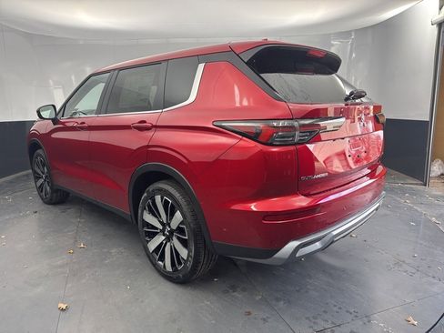 New 2025 Mitsubishi Outlander SE image 5