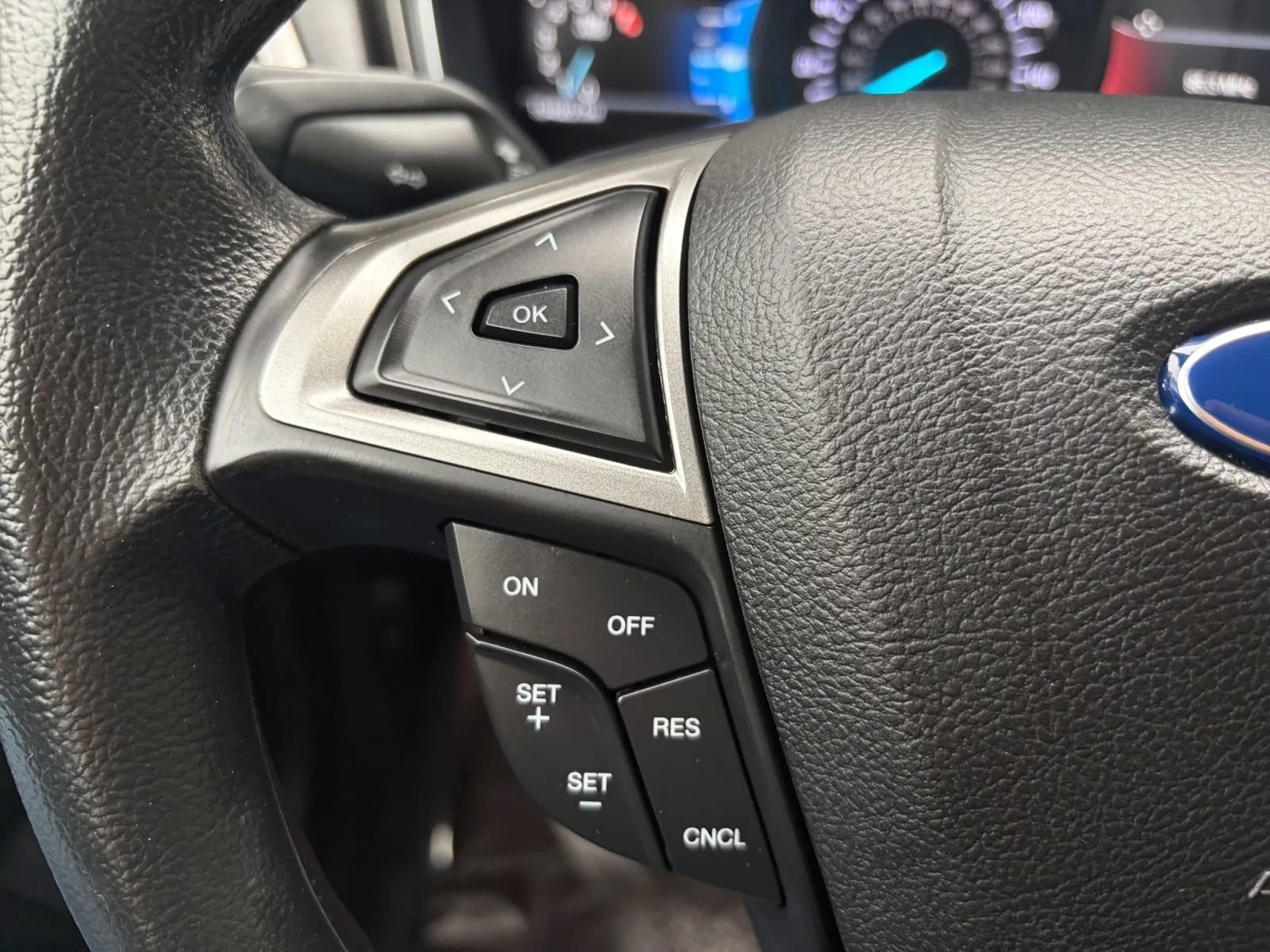 Used 2017 Ford Fusion SE w/ Fusion SE Technology Package FWD image 28