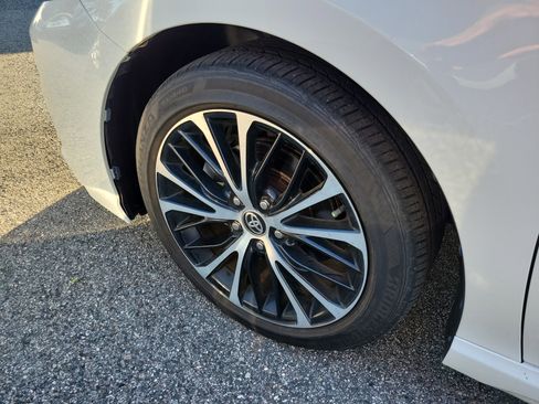 Used 2020 Toyota Camry SE image 27