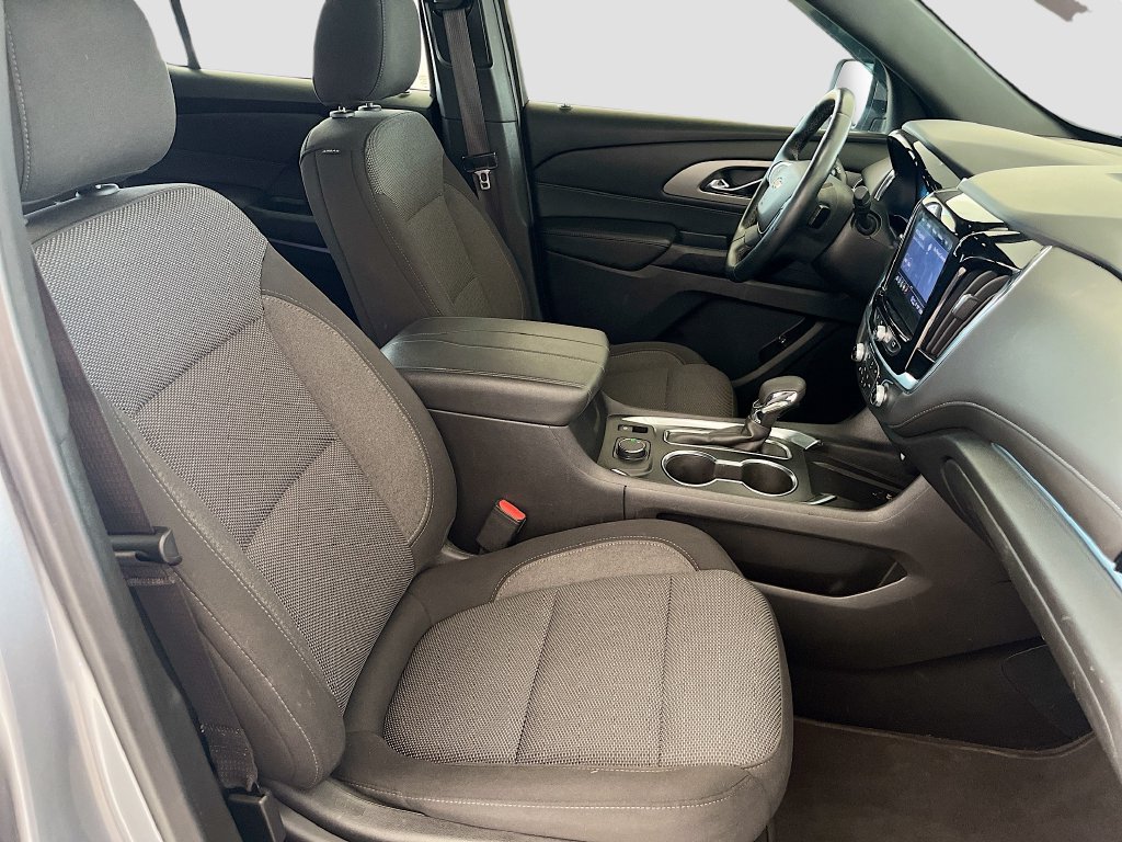 Used 2023 Chevrolet Traverse LT FWD image 30