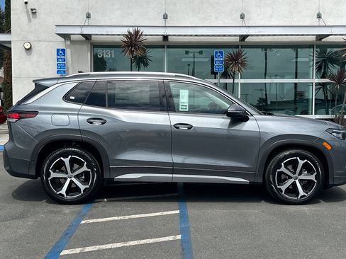 New 2026 Volkswagen Tiguan SE FWD image 4