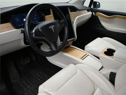 Used 2018 Tesla Model X P100D image 2