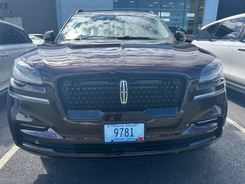 Used 2023 Lincoln Aviator Reserve w/ Equipment Group 201A AWD/4WD image 2