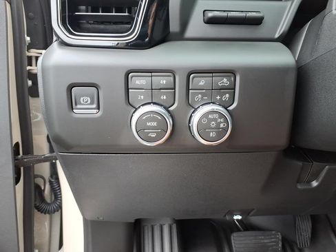 New 2026 GMC Sierra 2500 AT4 w/ Max Trailering Package AWD/4WD image 19
