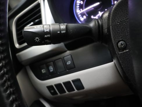 Used 2018 Toyota Highlander XLE FWD image 27