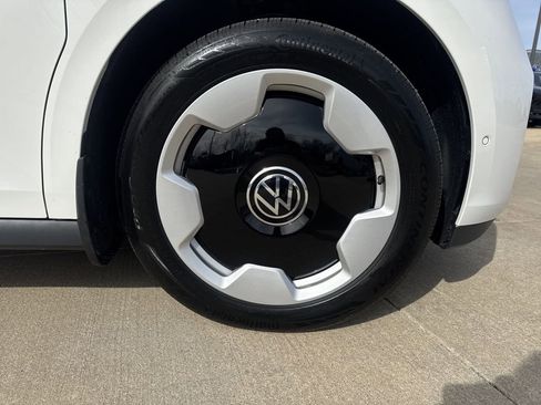 New 2025 Volkswagen ID. Buzz Pro S image 17