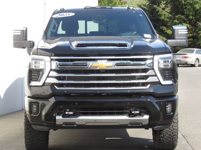 Used 2025 Chevrolet Silverado 3500 High Country w/ High Country Premium Package AWD/4WD image 3