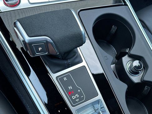 New 2025 Audi RS 6 performance image 21