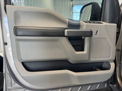Used 2019 Ford F150 XLT w/ Equipment Group 302A Luxury AWD/4WD image 9