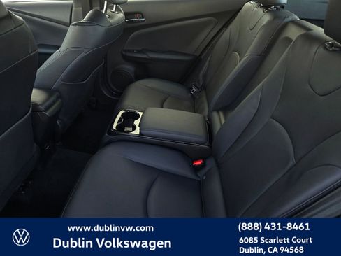 Used 2018 Toyota Prius Prime Premium image 12