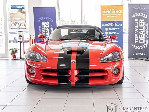 Used 2005 Dodge Viper SRT-10 RWD image 2