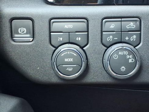 New 2026 Chevrolet Silverado 1500 LT w/ Safety Package AWD/4WD image 12