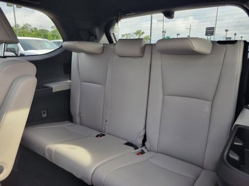 Used 2025 Toyota Grand Highlander AWD Hybrid image 28