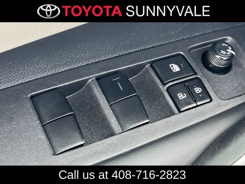 Certified 2025 Toyota Corolla SE image 18