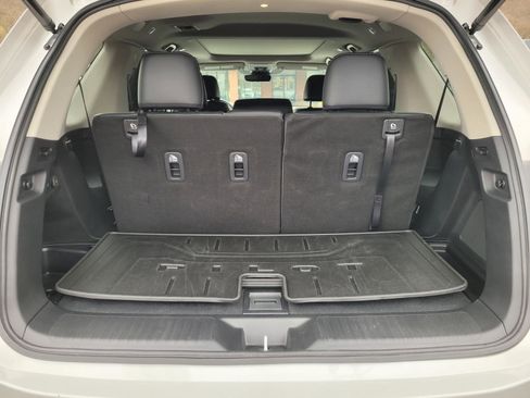 Used 2024 Honda Pilot Touring image 16