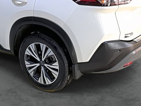 Used 2023 Nissan Rogue SV image 10
