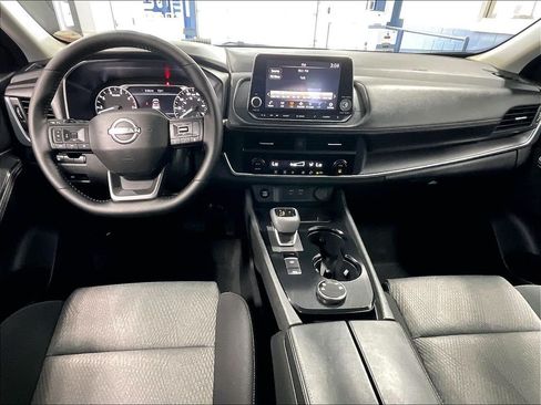 Used 2025 Nissan Rogue SV AWD/4WD image 22