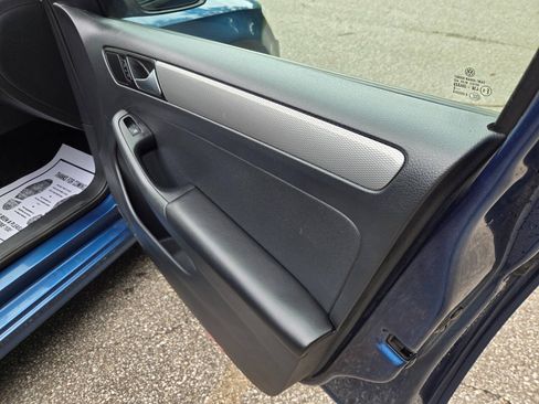 Used 2015 Volkswagen Jetta SE FWD image 24