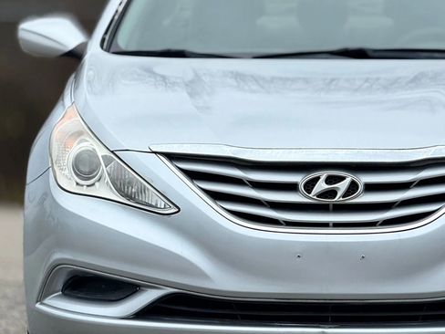 Used 2012 Hyundai Sonata GLS image 11
