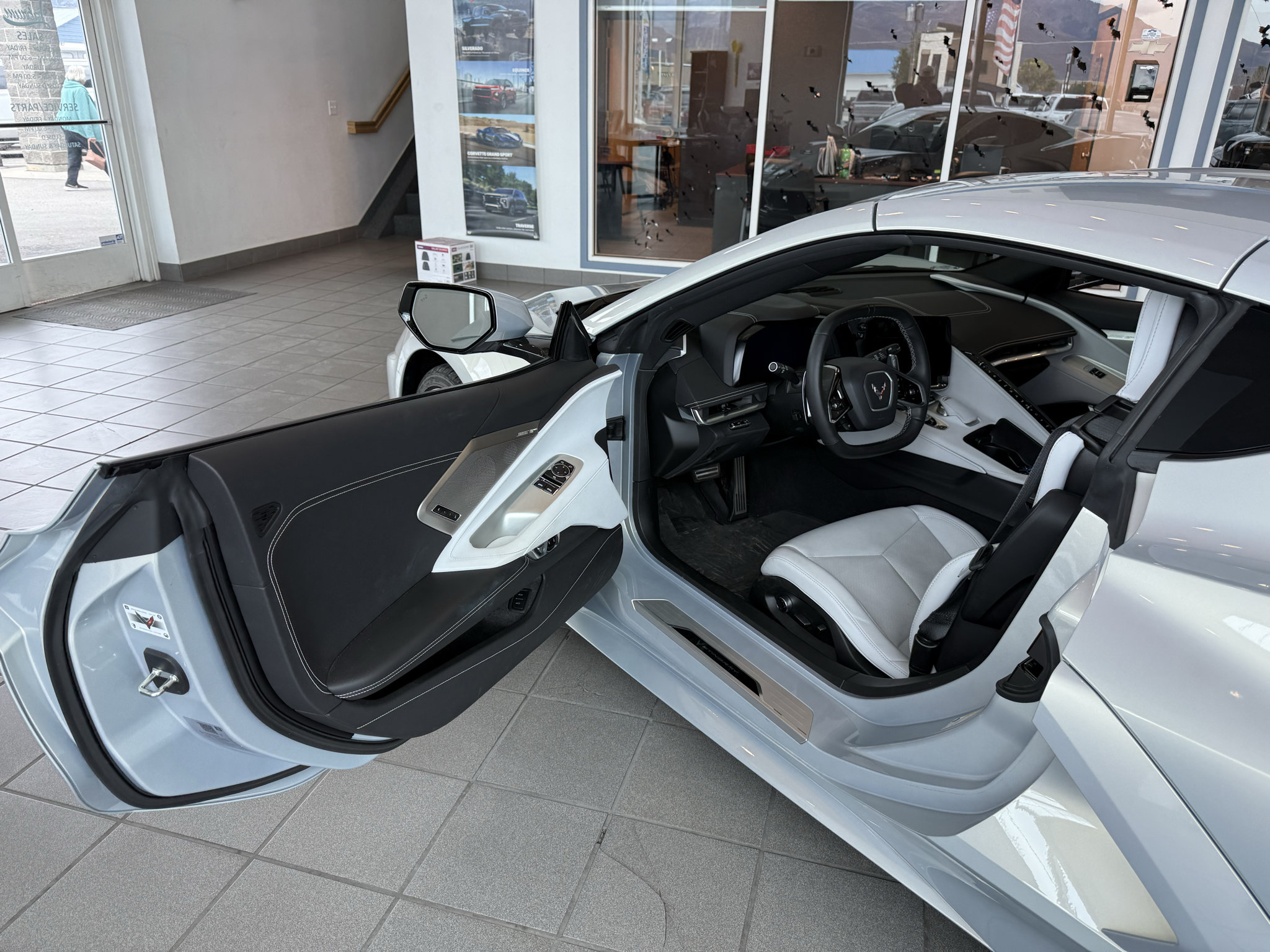 Used 2021 Chevrolet Corvette Stingray Preferred Cpe w/ Z51 Performance Package RWD image 8