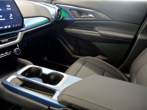 Used 2024 Chevrolet Equinox EV LT image 26