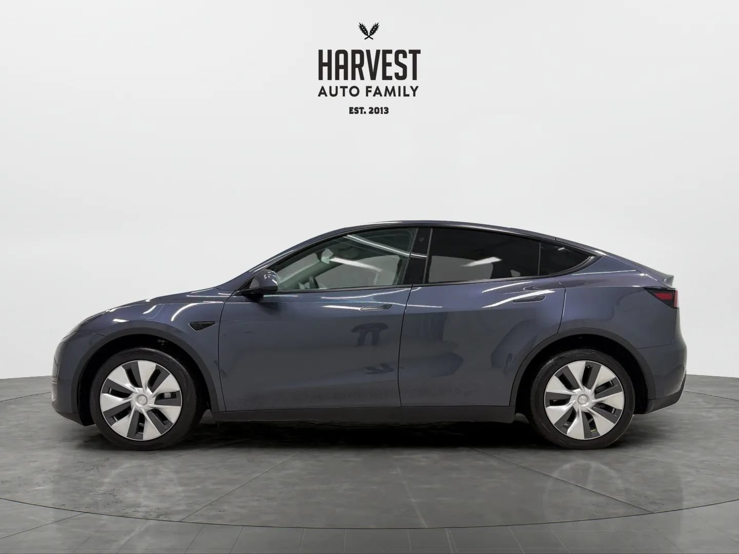 Used 2023 Tesla Model Y Long Range AWD/4WD image 2