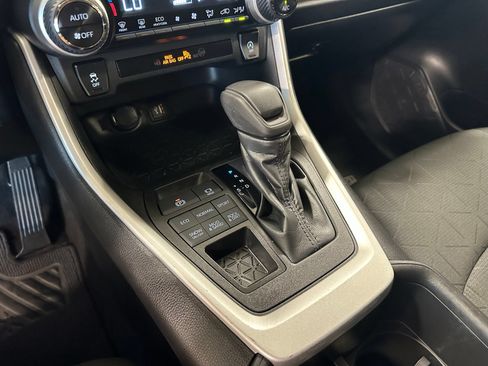 Used 2023 Toyota RAV4 XLE AWD/4WD image 28