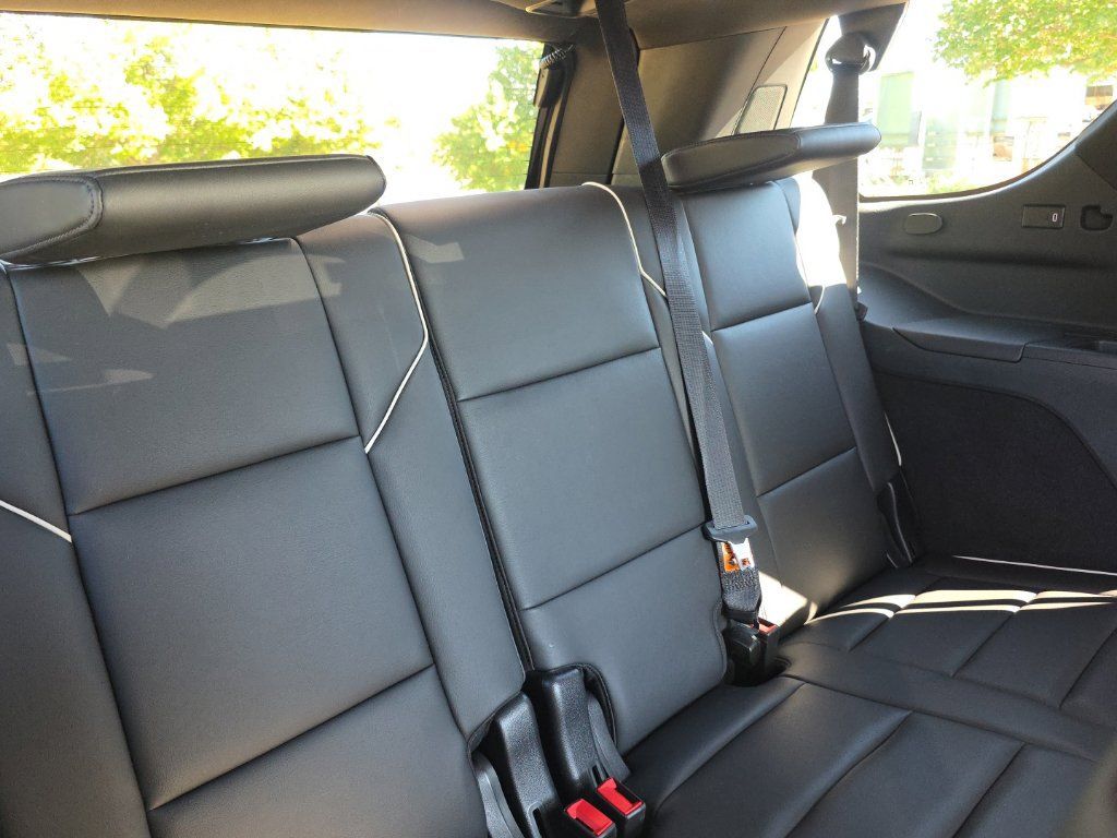 Used 2023 Cadillac Escalade Sport w/ LPO, ONYX Package AWD/4WD image 20