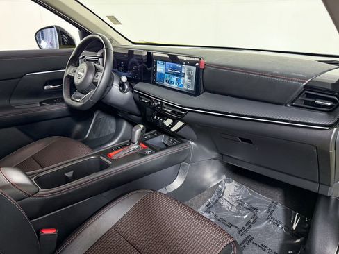 Certified 2025 Nissan Kicks SR AWD/4WD image 14