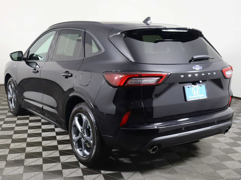 Used 2023 Ford Escape ST-Line w/ Tech Pack #1 FWD image 9