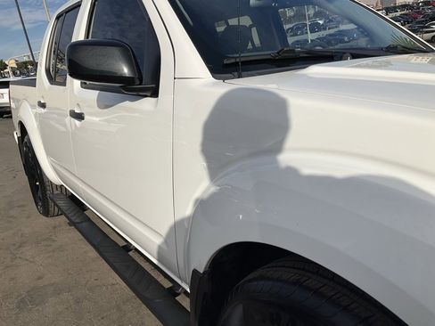 Used 2021 Nissan Frontier SV w/ Midnight Edition Floor Mats image 69