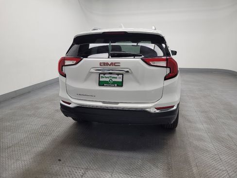 Used 2024 GMC Terrain SLT image 7