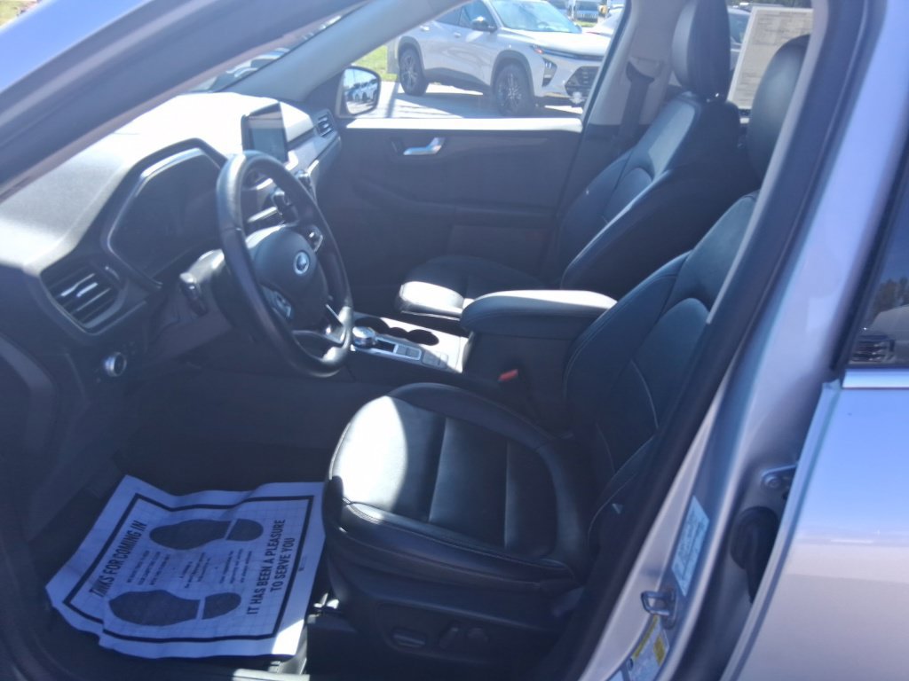 Used 2020 Ford Escape Titanium FWD image 22