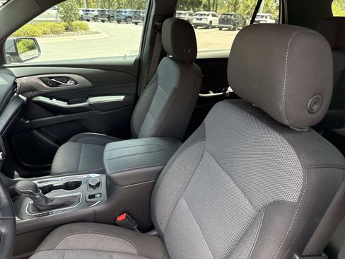 Used 2023 Chevrolet Traverse LT FWD image 21
