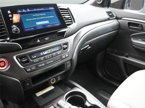 Used 2023 Honda Passport EX-L image 4