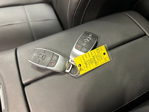 Used 2024 Mercedes-Benz GLE 450 4MATIC image 35