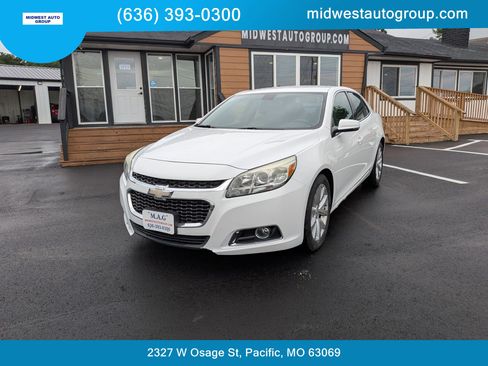 Used 2015 Chevrolet Malibu LT FWD image 1