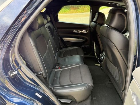 Used 2022 Genesis GV70 3.5T Sport AWD/4WD image 18
