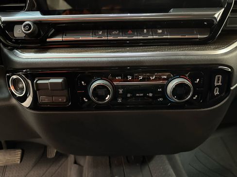 Certified 2025 Chevrolet Silverado 2500 LT w/ Convenience Package image 18