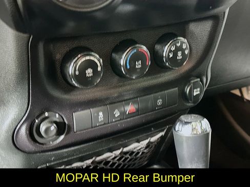 Used 2018 Jeep Wrangler Unlimited Sport image 19