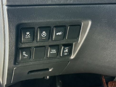 Used 2019 Nissan Pathfinder SL image 10