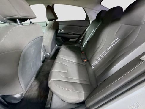 Used 2024 Hyundai Elantra SEL image 23