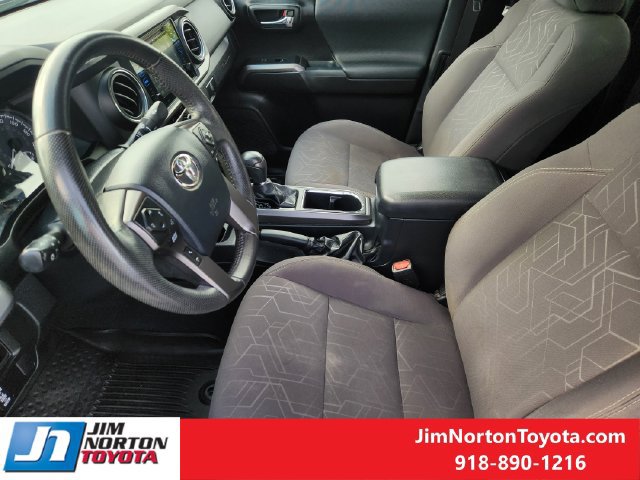 Used 2017 Toyota Tacoma TRD Off-Road w/ Tow Package AWD/4WD image 14
